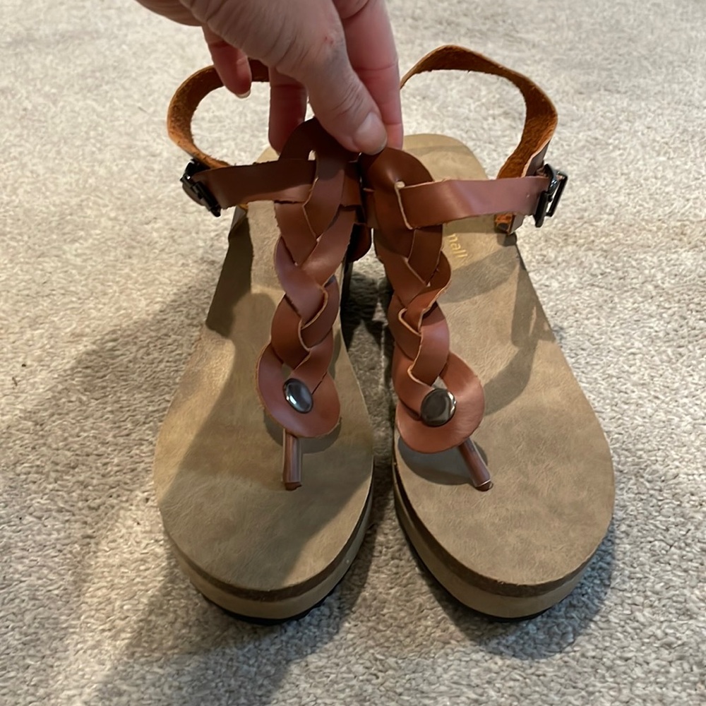 🔷Brown Wedge Heels🔷